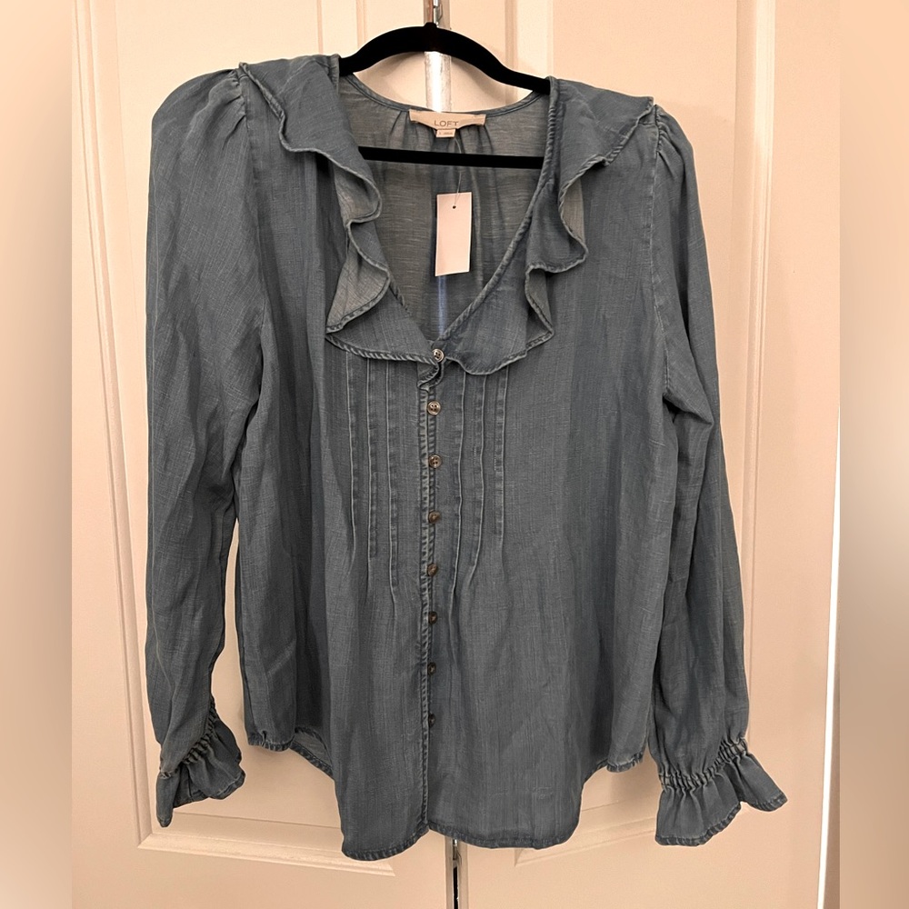 New with tags chambray LOFT top.